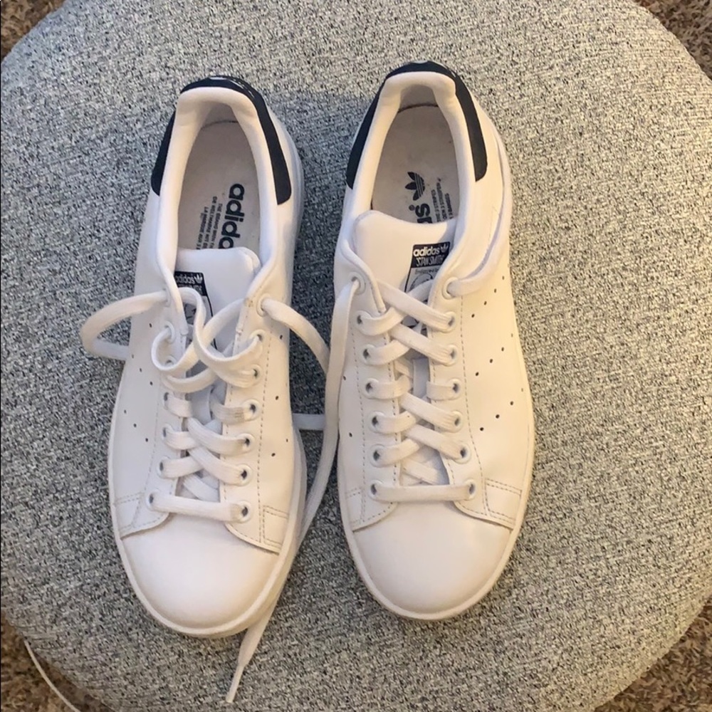 Black Adidas Stan Smith